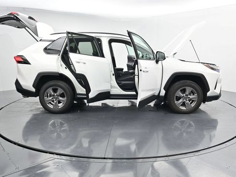 Used 2024 Toyota RAV4 XLE AWD/4WD image 27