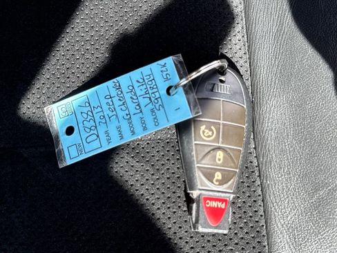 Used 2013 Jeep Grand Cherokee Trailhawk image 26