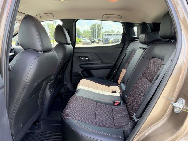 Used 2026 Nissan Kicks SR w/ Interior Electronics Package FWD image 13