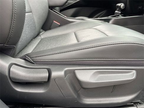 Used 2024 Kia Niro SX Touring image 28