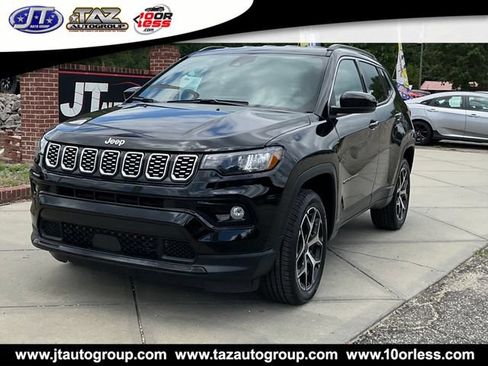 Used 2025 Jeep Compass Limited AWD/4WD image 3