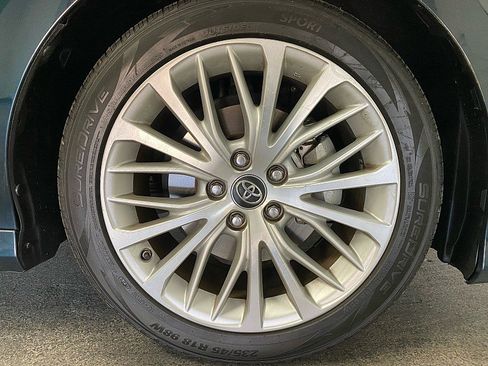 Used 2019 Toyota Camry XLE w/ Carpet Mat Package image 26