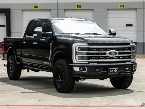 Used 2024 Ford F350 Platinum w/ Tremor Off-Road Package AWD/4WD image 23