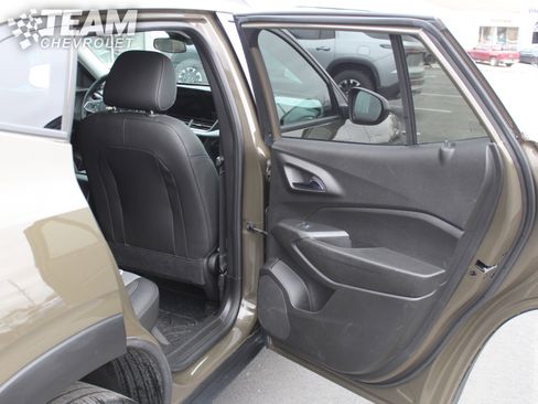 Certified 2024 Chevrolet Trax LT w/ Driver Confidence Package image 23