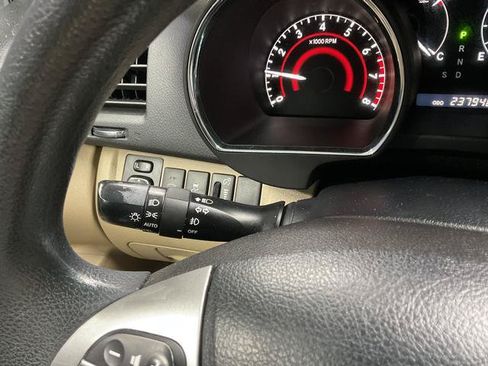 Used 2012 Toyota Highlander 4WD w/ Tech Pkg image 21