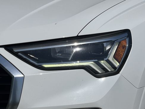 Used 2019 Audi Q3 2.0T Premium Plus w/ Premium Plus Package AWD/4WD image 7