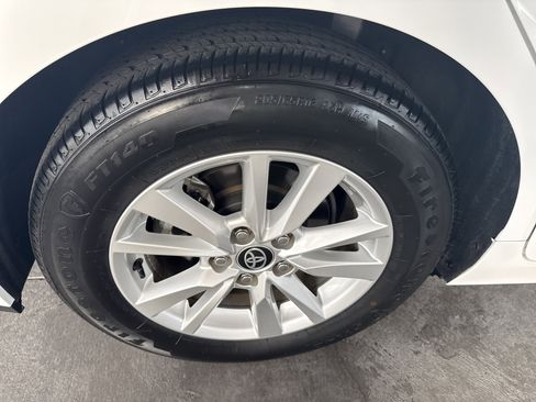 Used 2025 Toyota Camry LE image 11