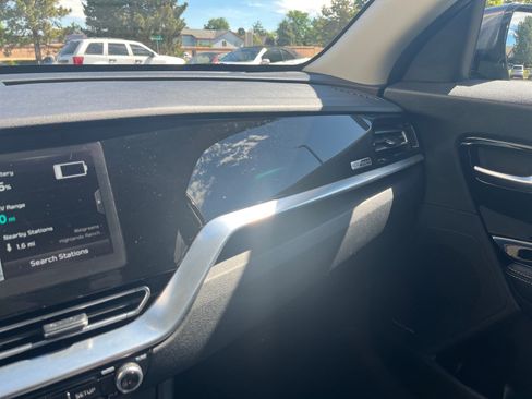 Used 2020 Kia Niro EX Premium FWD image 34