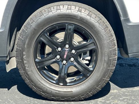 Used 2023 GMC Acadia AT4 w/ Technology Package AWD/4WD image 46