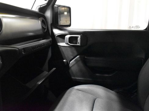 Used 2019 Jeep Wrangler Unlimited Sport image 16