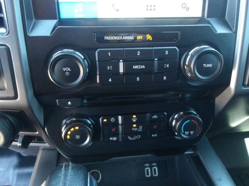 Used 2016 Ford F150 XLT w/ Equipment Group 302A Luxury image 24