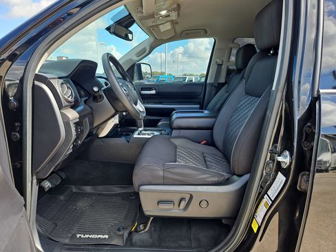 Used 2021 Toyota Tundra SR5 w/ SR5 Upgrade Package AWD/4WD image 9
