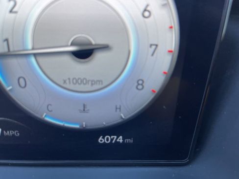 Used 2024 Hyundai Santa Cruz Limited image 3