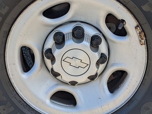 Used 2019 Chevrolet Express 2500 RWD image 12