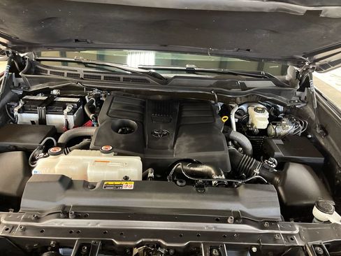 Certified 2024 Toyota Tundra Limited AWD/4WD image 9