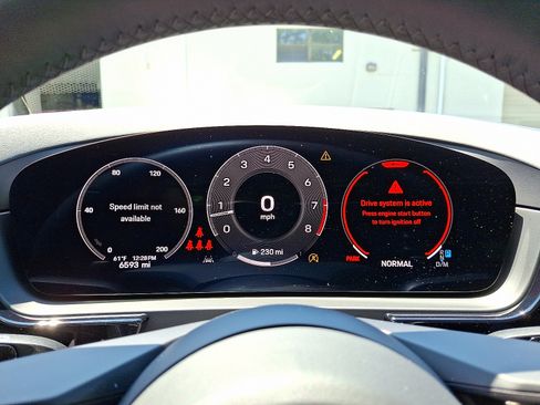 Used 2024 Porsche Cayenne S image 23