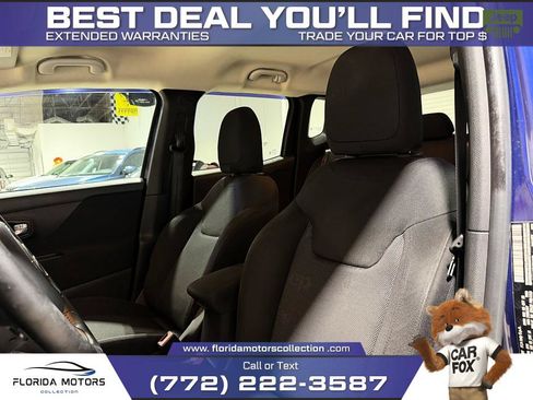 Used 2016 Jeep Renegade Latitude FWD image 11