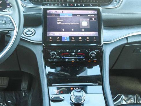 Used 2024 Jeep Grand Cherokee L Limited w/ Luxury Tech Group II image 13