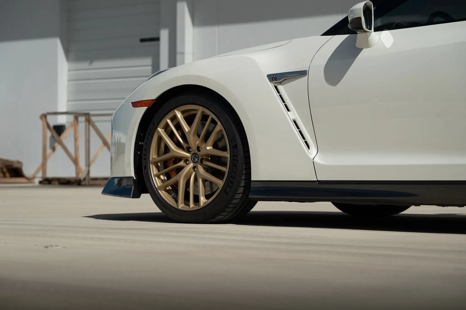 Used 2017 Nissan GT-R Premium w/ Premium Interior Package AWD/4WD image 38