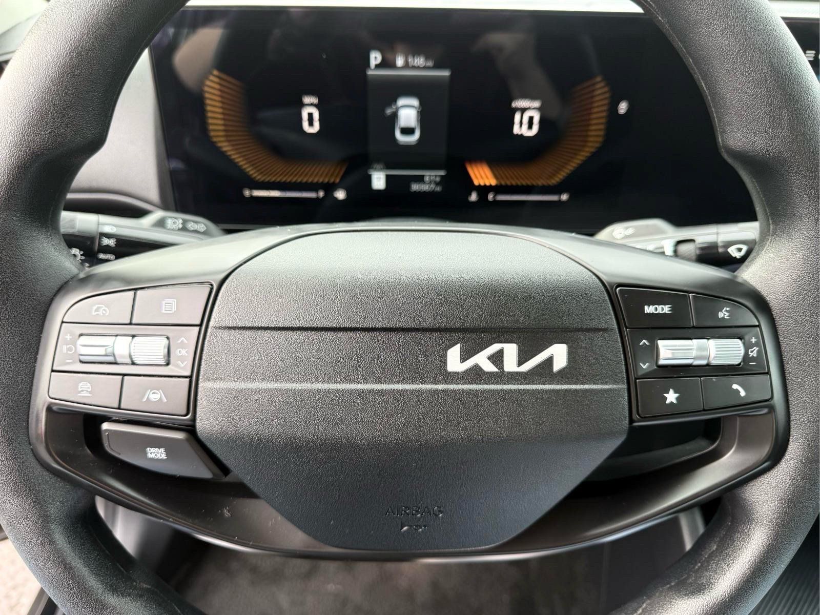 Used 2025 Kia K4 FWD image 27