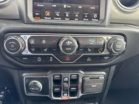 Used 2022 Jeep Gladiator Overland AWD/4WD image 28