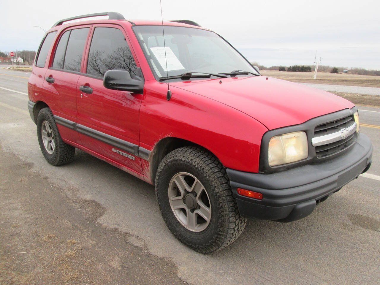 Used 2003 Chevrolet Tracker 4WD w/ Preferred Equipment Group image 4