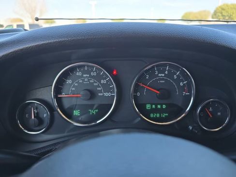 Used 2015 Jeep Wrangler Unlimited Sahara image 18