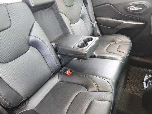 Certified 2021 Jeep Cherokee Limited AWD/4WD image 29