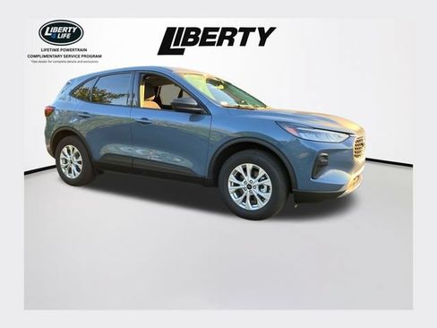 Used 2025 Ford Escape Active w/ Cold Weather Package AWD/4WD image 1