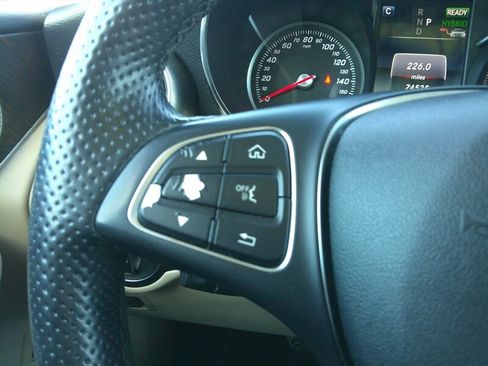 Used 2019 Mercedes-Benz GLC 350e 4MATIC image 26