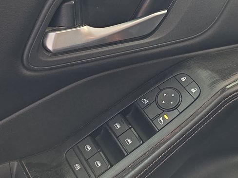 Used 2025 Nissan Rogue SV AWD/4WD image 15