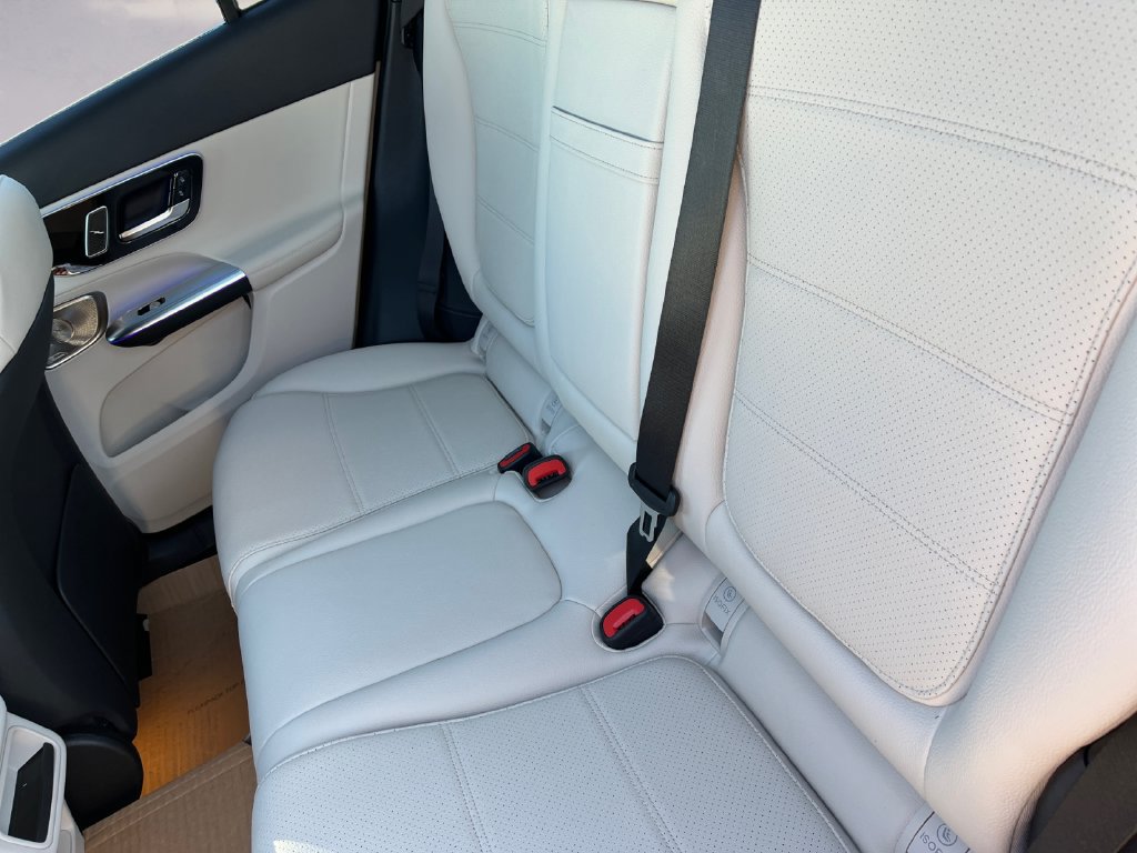 Certified 2026 Mercedes-Benz GLC 300 4MATIC image 8