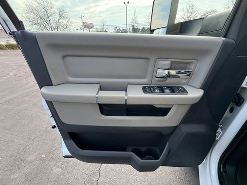 Used 2012 RAM 3500 SLT image 15