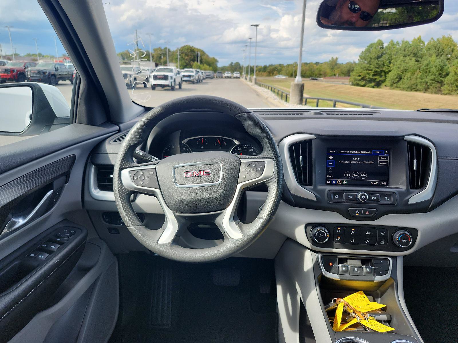 Used 2024 GMC Terrain SLE FWD image 11