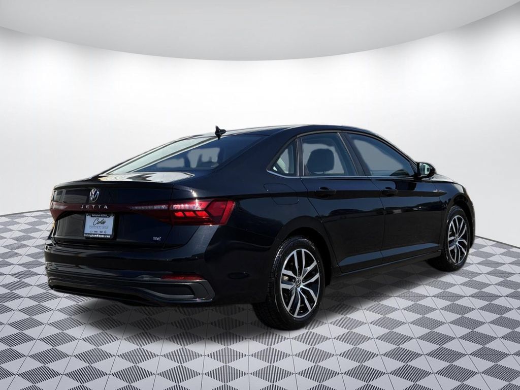 Used 2025 Volkswagen Jetta SE FWD image 7