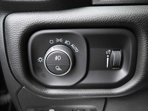Used 2023 RAM 1500 Big Horn AWD/4WD image 14