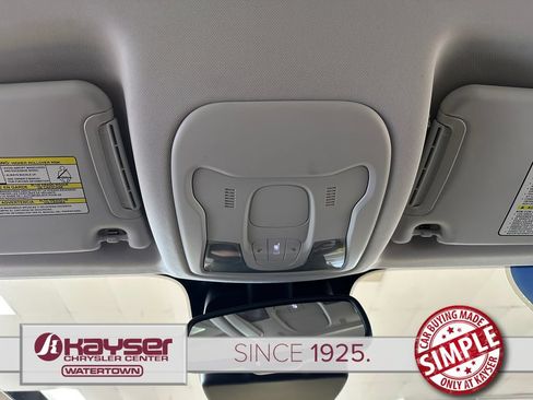 Certified 2018 Jeep Renegade Altitude AWD/4WD image 31