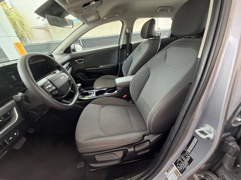 Used 2025 Kia K4 FWD image 25