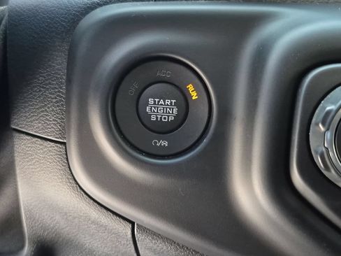 Used 2021 Jeep Wrangler Unlimited Sahara AWD/4WD image 16