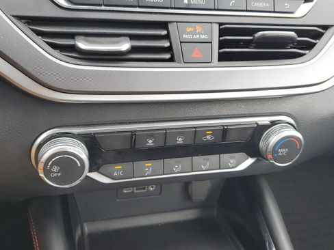 Used 2023 Nissan Altima 2.5 SR FWD image 30