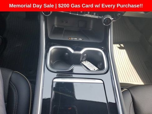 New 2026 Chevrolet Traverse High Country w/ LPO, Floor Liner Package FWD image 27