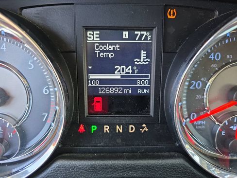Used 2011 Chrysler Town & Country Touring FWD image 33