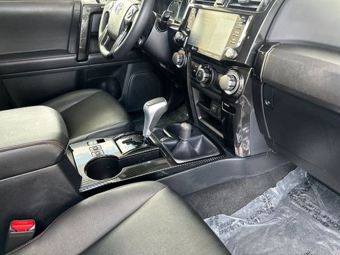 Used 2022 Toyota 4Runner TRD Off-Road Premium AWD/4WD image 15