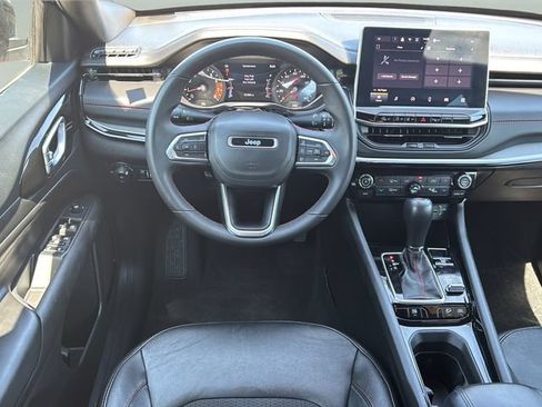 Used 2025 Jeep Compass Trailhawk AWD/4WD image 15