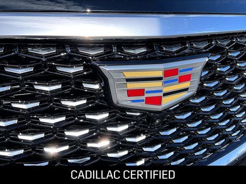 Certified 2025 Cadillac Escalade ESV Premium Luxury image 30