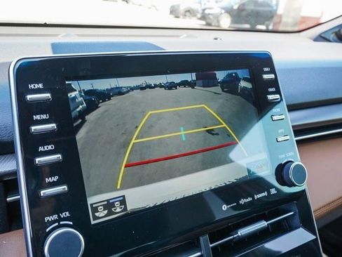 Used 2021 Toyota Avalon XSE image 24