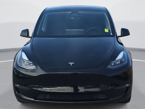 Used 2023 Tesla Model Y Long Range image 2