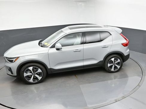 Used 2024 Volvo XC40 B5 Plus w/ Protection Package Premier AWD/4WD image 20