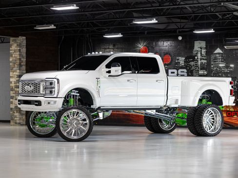 Used 2024 Ford F450 Limited w/ FX4 Off-Road Package AWD/4WD image 4