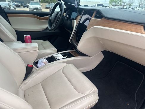 Used 2020 Tesla Model X Long Range image 9